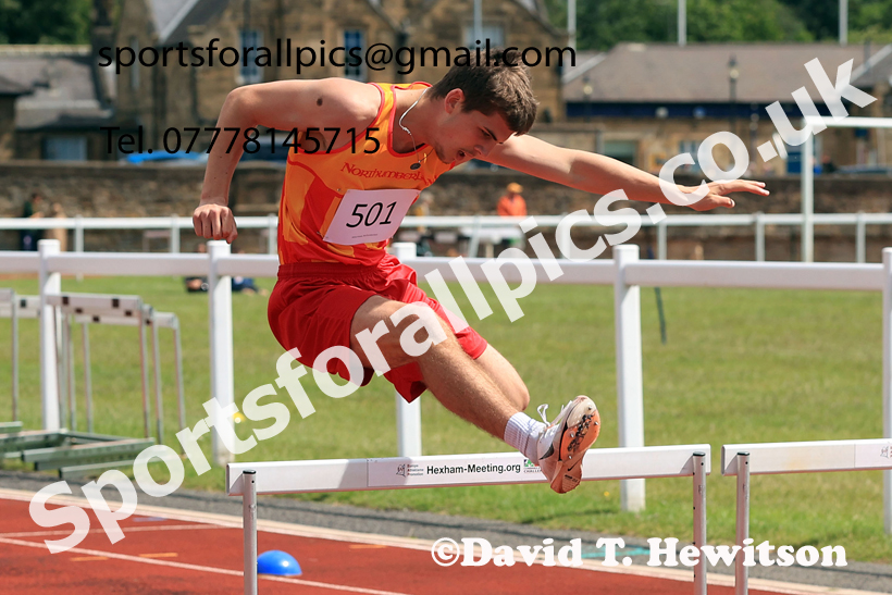 Hurdles, 2026 Northern Schools Inter Counties, Wentworth, Hexham. Photo: David T. Hewitson/Sports for All Pics